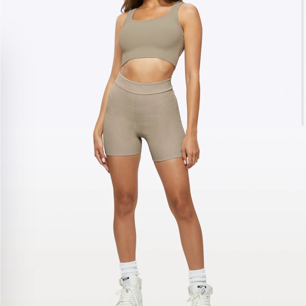 CUTS Womens Coreflex Form Fitting- Ribbed Knit Biker Shorts stone size XS